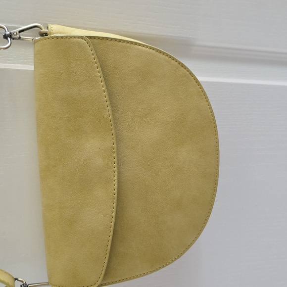 Yellow Crossbody Bag With Removable Stap - Picture 3 of 7